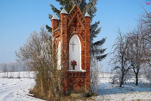 Warminsko-Mazurskie, kapliczka w Wapniku.